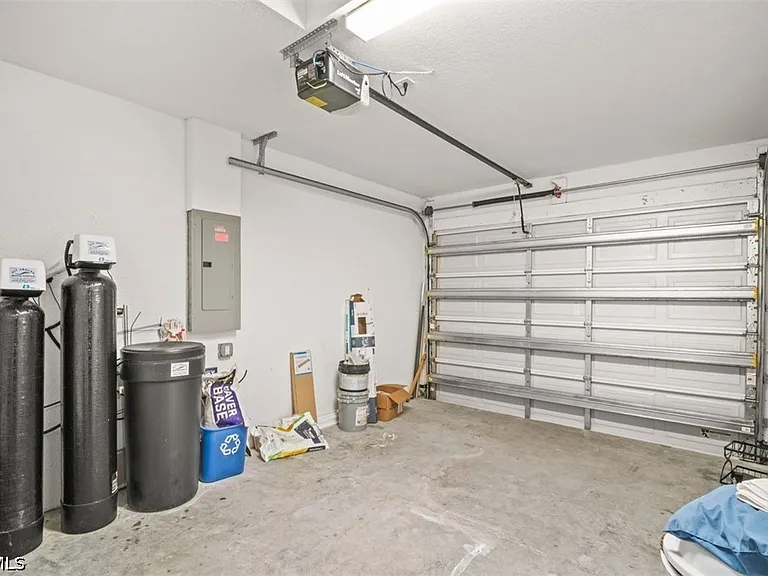 1530 Gretchen Ave S — Photo 26