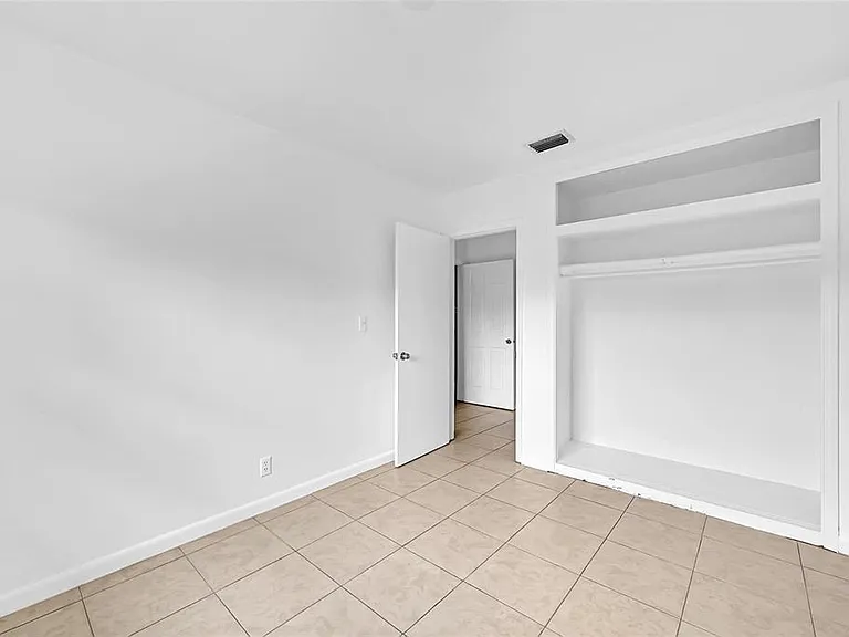 1218 NW 6th Ave — Photo 11