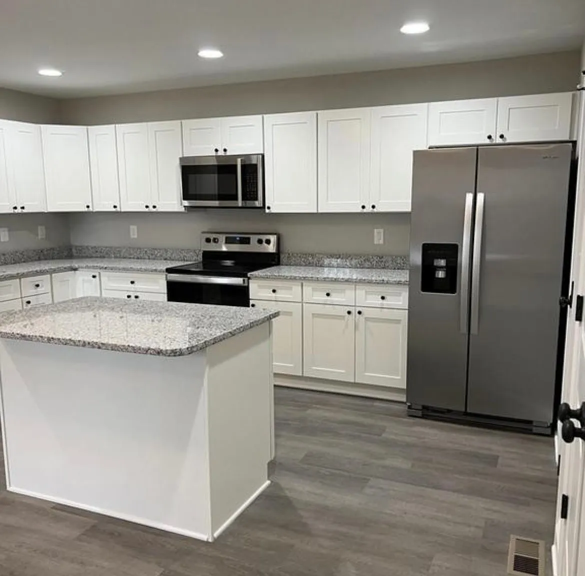 3 bed, 2.5 bath, 1700 sqft, $2,395 — Photo 2