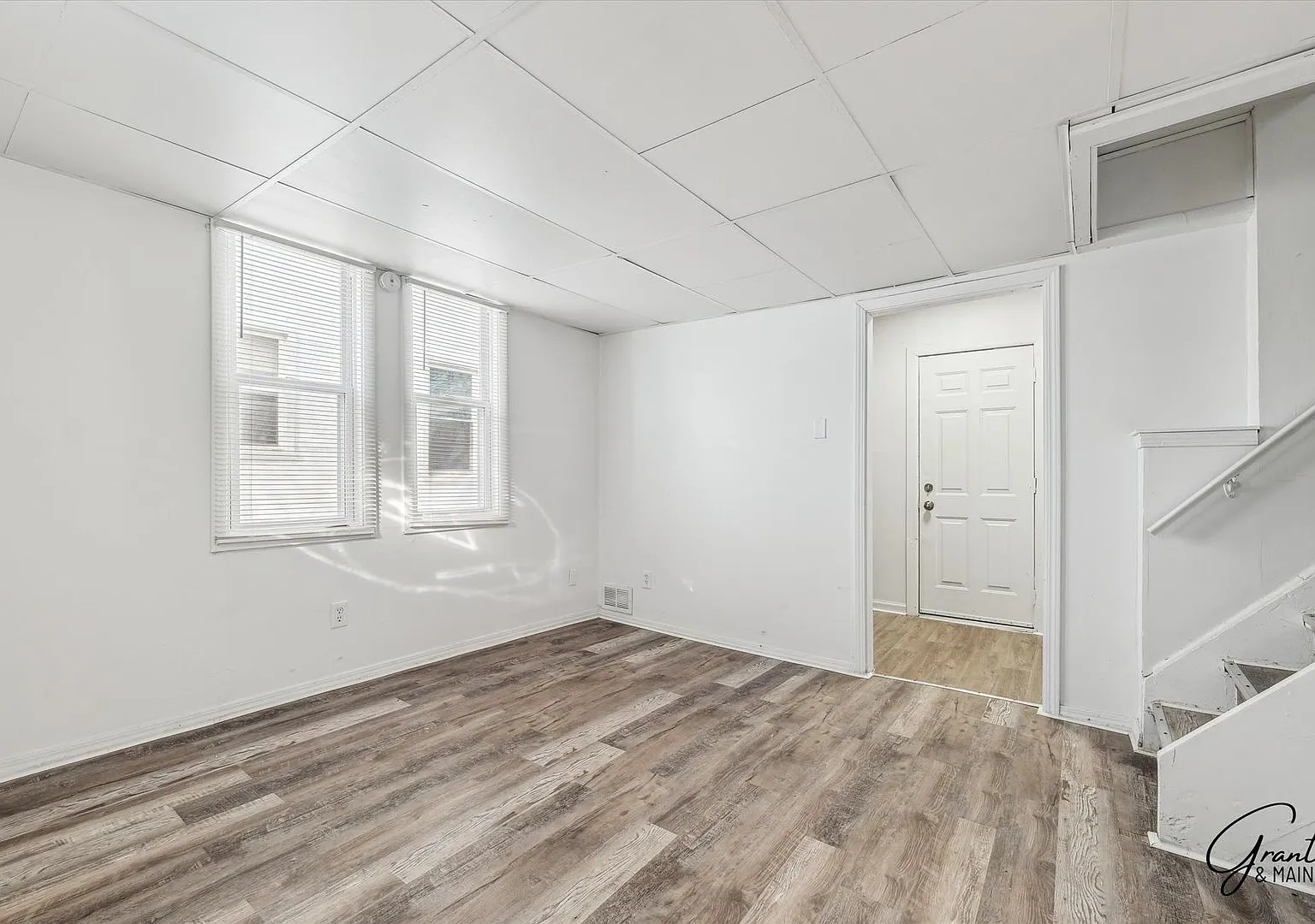 $1125 2 bed 1 bath is Warren — Photo 4