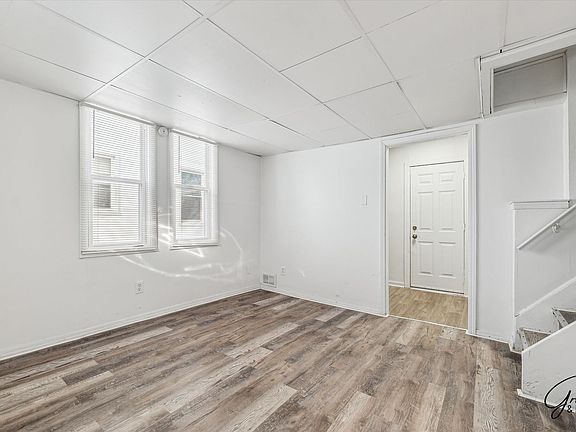 4th image of 2615 Emmons Ave