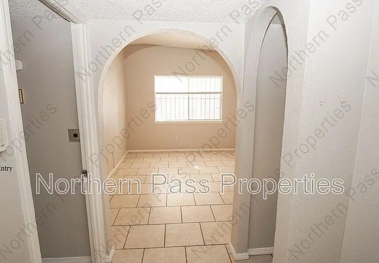 10109 Milan St — Photo 3