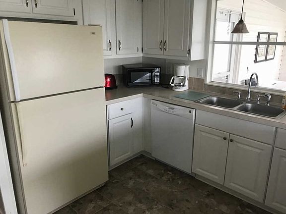 4th image of 3795 Honeysuckle Ct