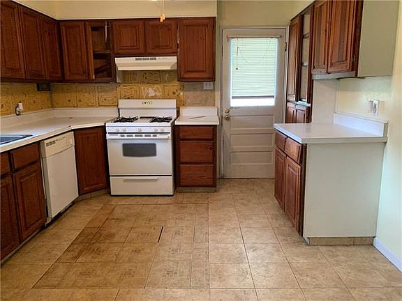 5th image of 30164 Smith Dr