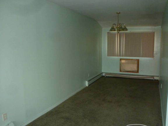 4th image of 155-46 Cohancy St