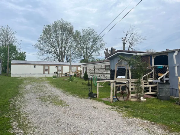 512 SE 2nd St, Paoli, IN 47454