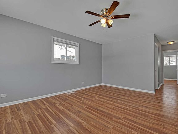 4th image of 15241 Dorchester Ave