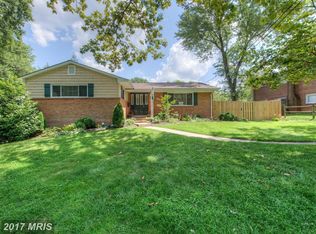 7024 Roundtree Rd, Falls Church, VA 22042