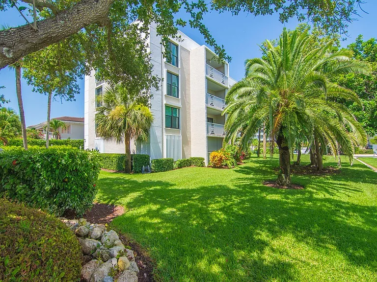 3555 Ocean Dr #203 — Photo 6