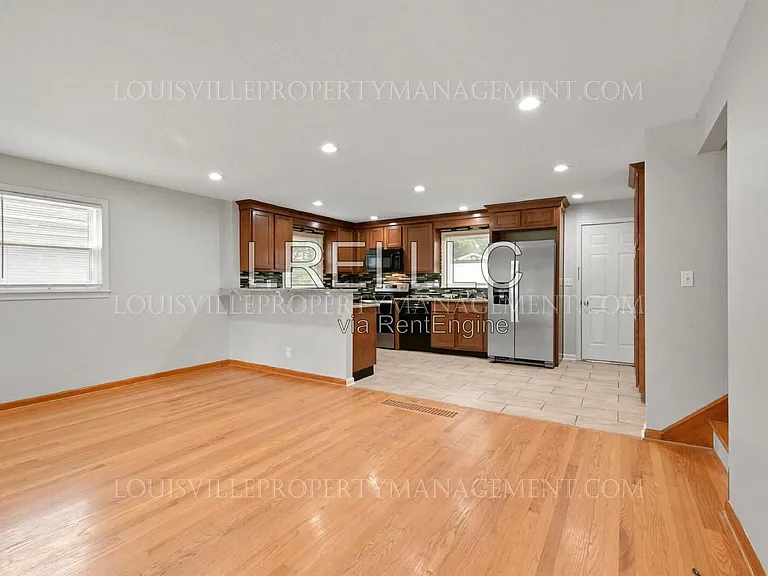 4007 Blossomwood Dr — Photo 2