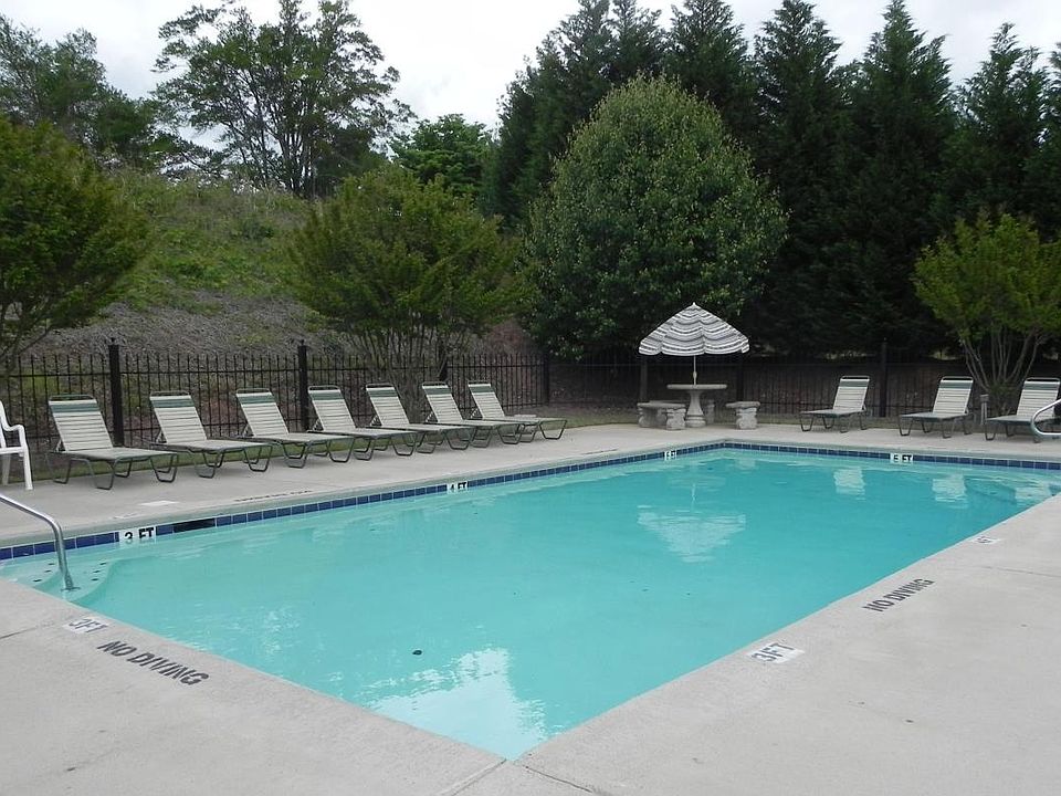 1st image of 3662 Crest Hill Dr
