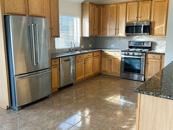 3rd image of 18007 Willow Cliff Ln