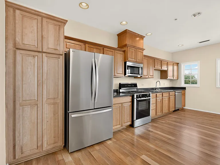 1900 Central Ave SW #203 — Photo 11