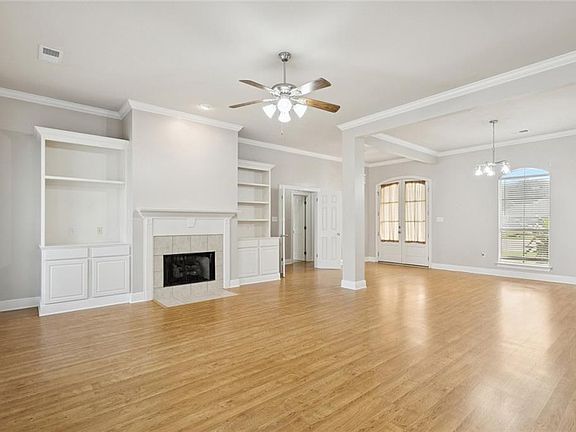 4th image of 669 Lake Iberville Ct