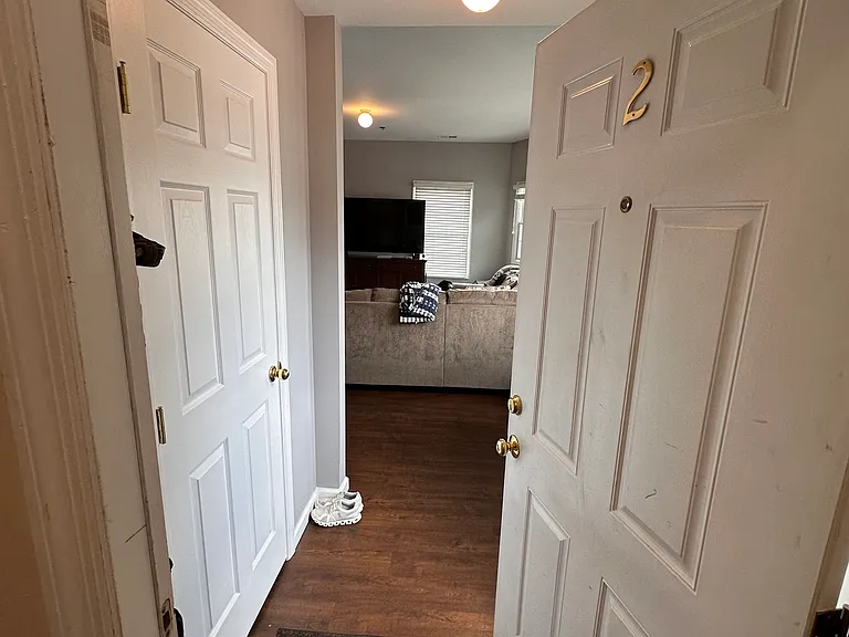 27 Sussex Ave #2 — Photo 1
