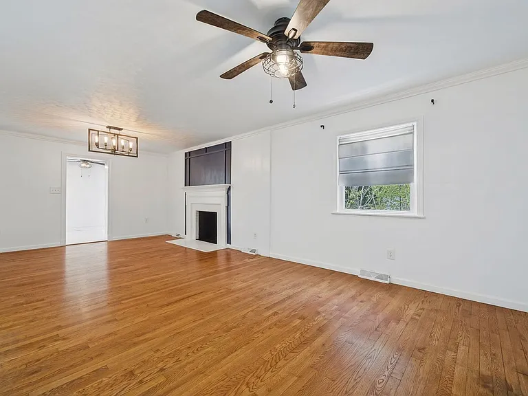 1757 Lafayette Dr — Photo 8
