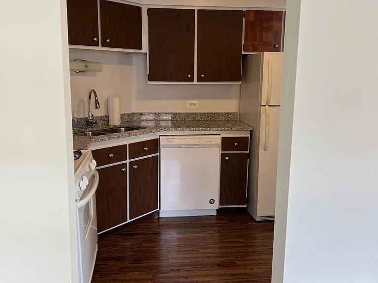 1240 W Jarvis Ave #305 — Photo 1