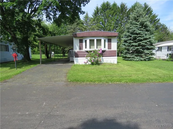 1042 Wish Cir, East Aurora, NY 14052