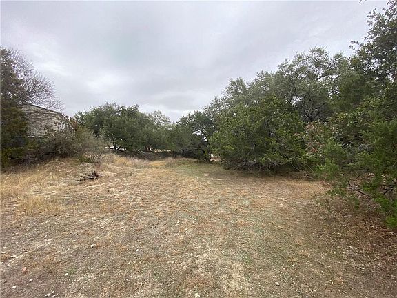 5th image of 286 Tamarack Dr