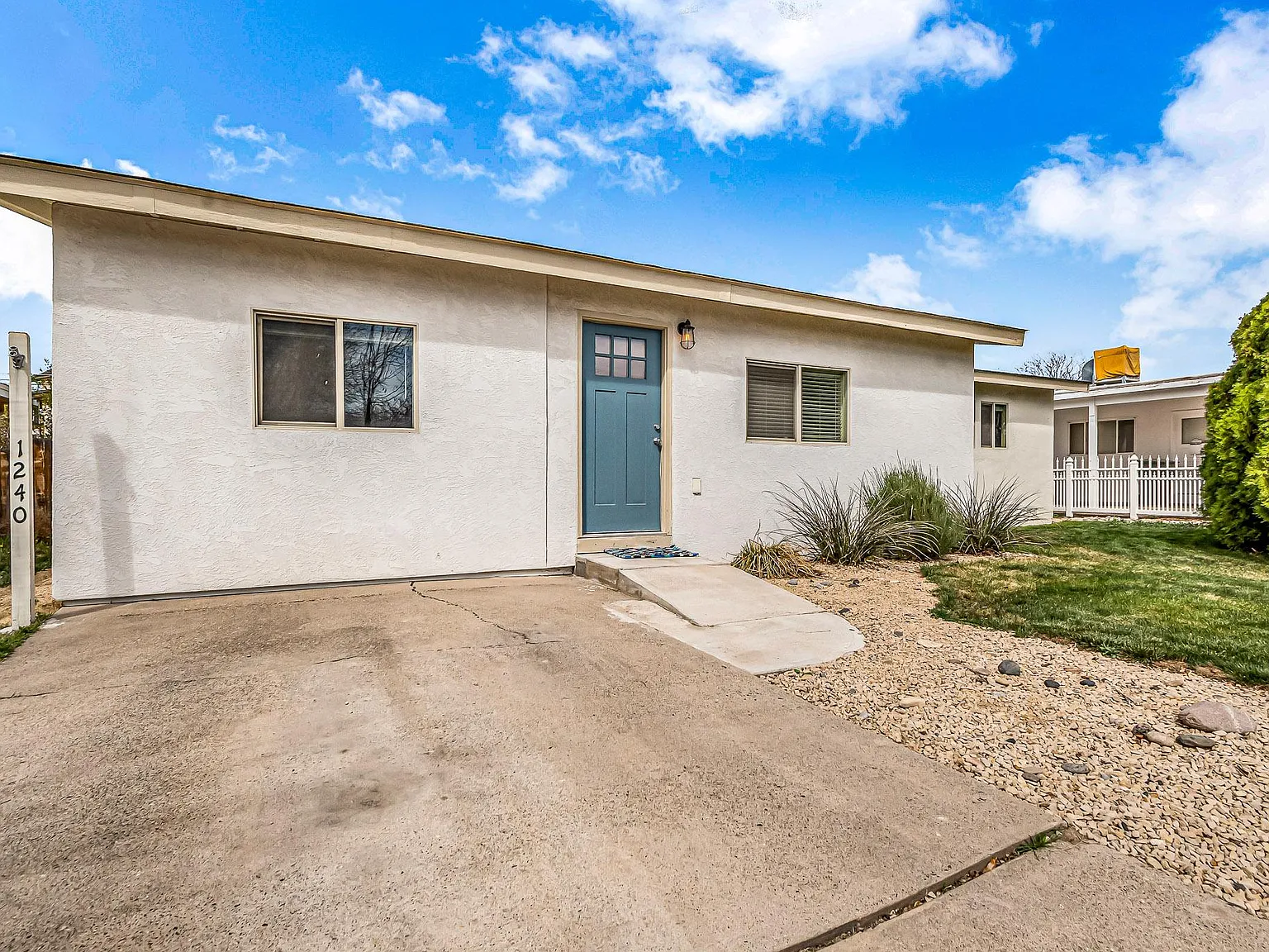 1240 Bonita Ct — Photo 3