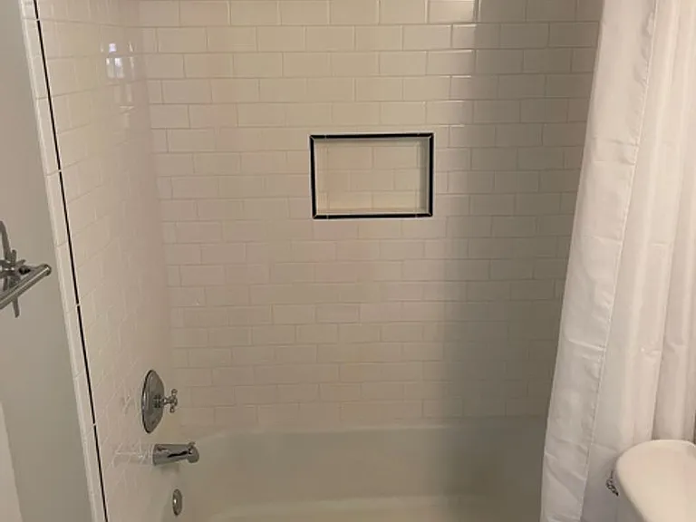 415 N Dunn St — Photo 13