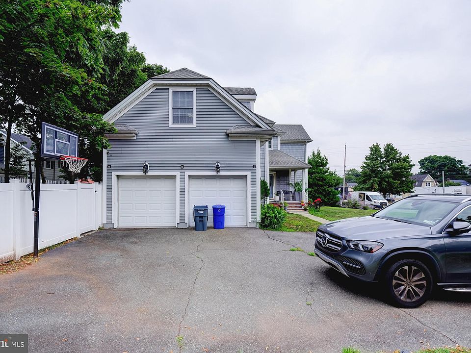 5 Holly Ct, Bloomfield, NJ 07003 | Zillow