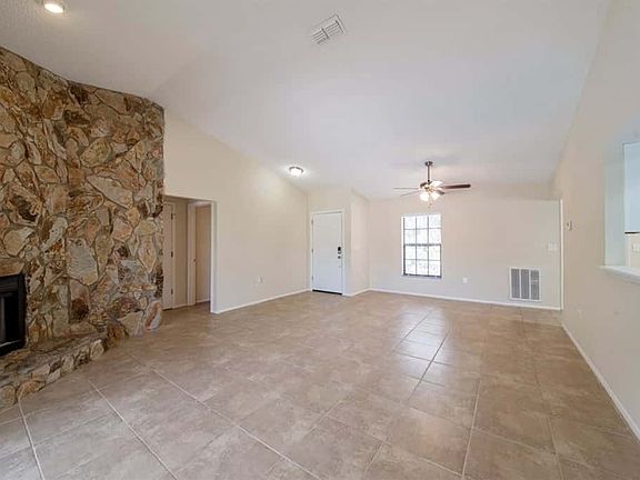 2nd image of 1899 Arbor Dr S