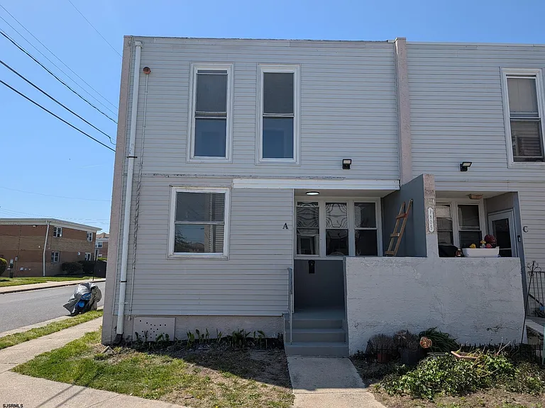 1805 N Mississippi Ave — Photo 15