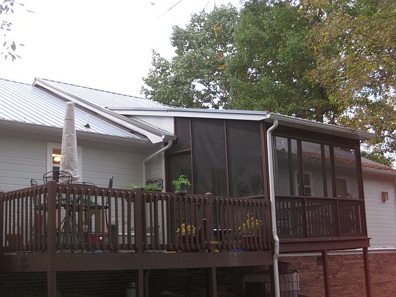 Screened-in porch & Deck