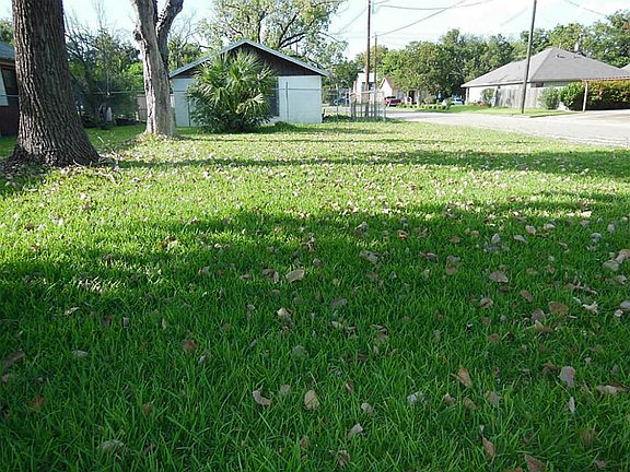 3rd image of 1401 1st St