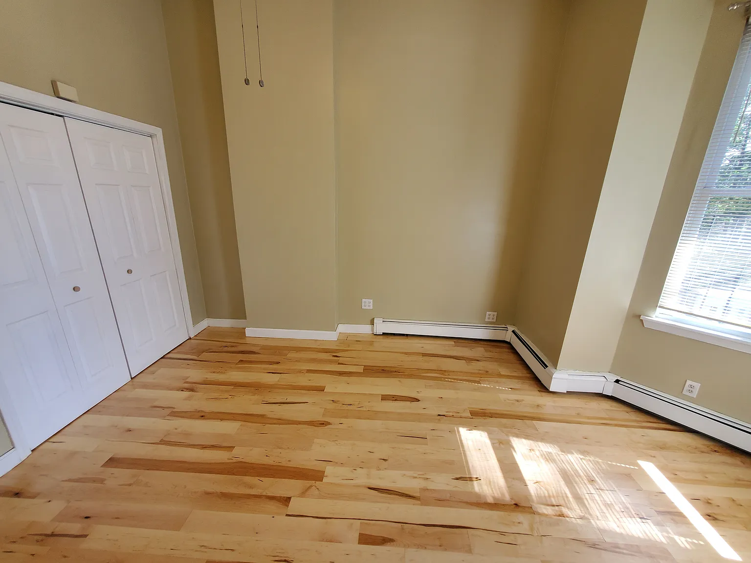 2 bed, 800 sqft, $3,700 — Photo 1