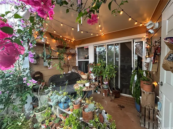 94-510 Lumiaina St APT M103, Waipahu, HI 96797