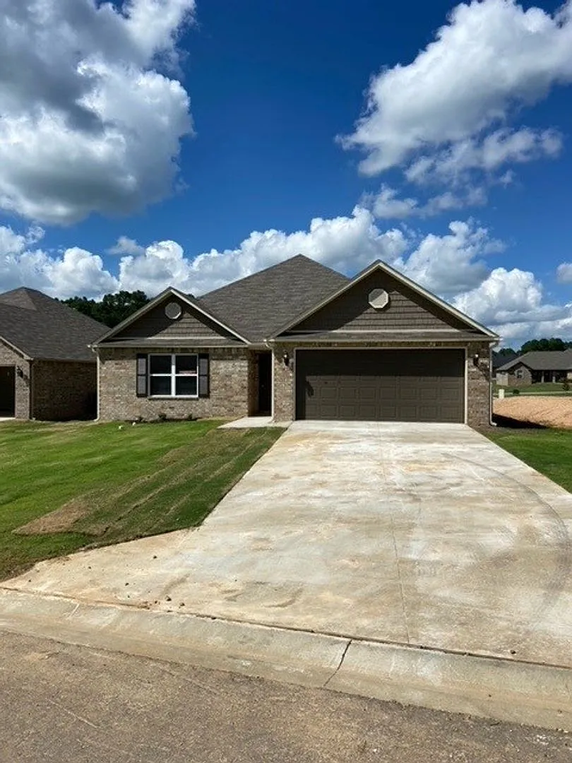 Pre-Leasing! Charming 3-Bedroom, 2-Bath Home In Fairview Haven With Covered Back Porch — Photo 3