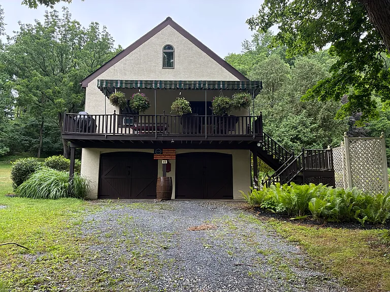 48 Thaddeus Ln — Photo 3