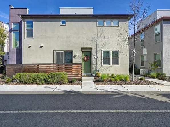 218 Box Ln, Sacramento, CA 95818