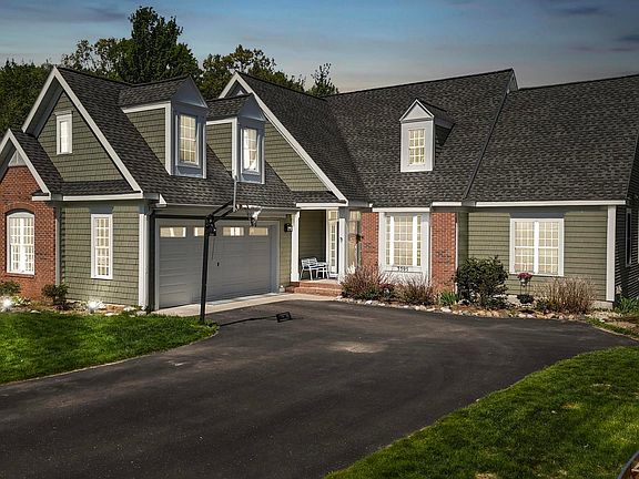 2nd image of 3595 Yorkshire Dr
