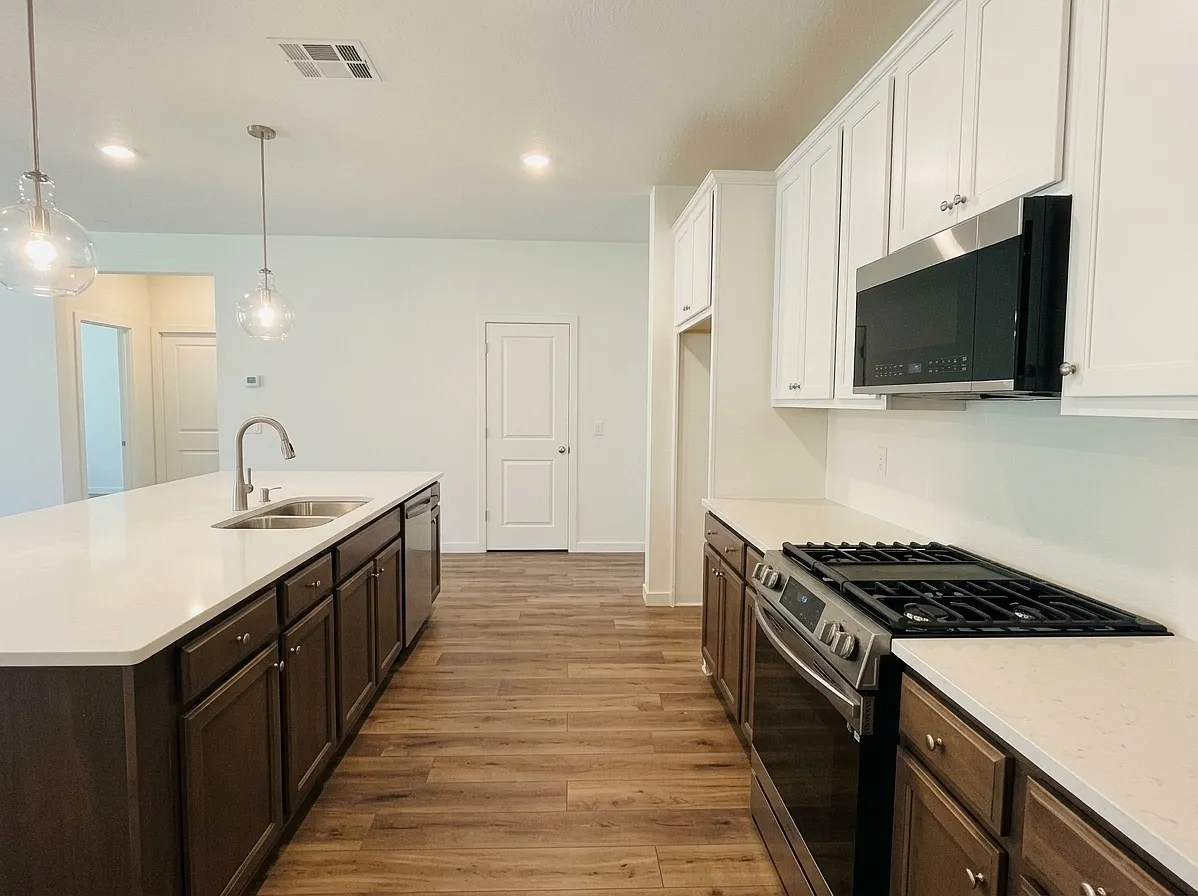 3 bed, 1787 sqft, $2,650 — Photo 4