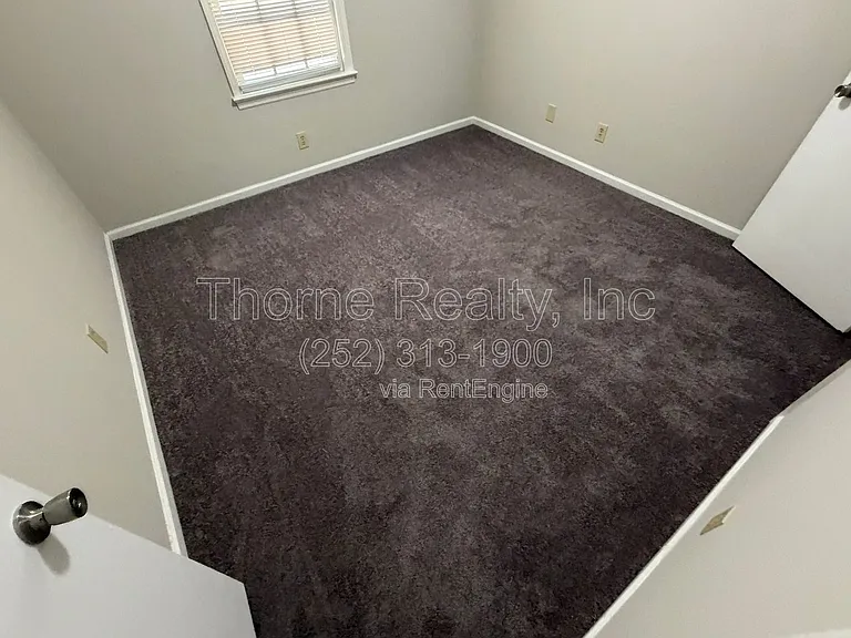 2249 Sherwood Ave — Photo 4