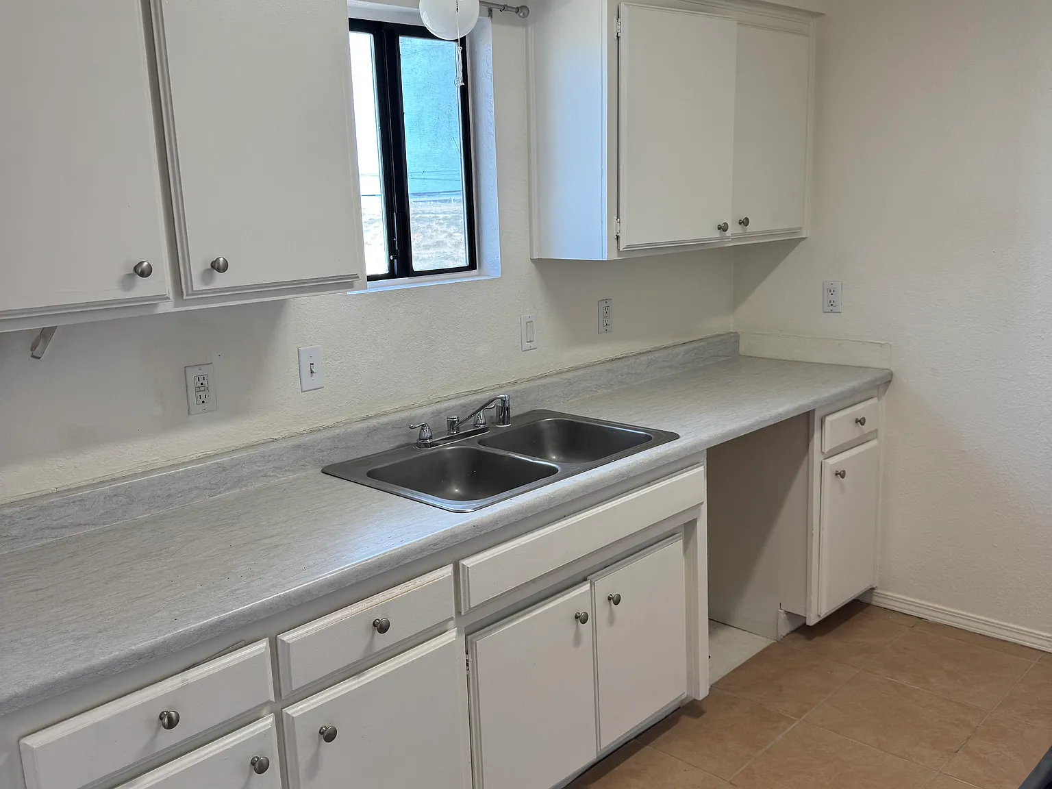 2 bed, $1,275 — Photo 4