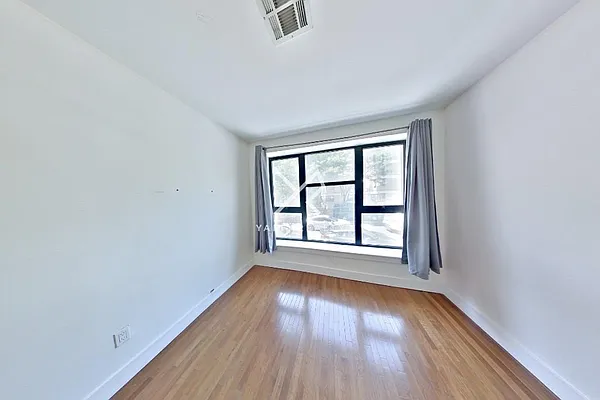 Rented by Yaffa Realty LLC | media 33