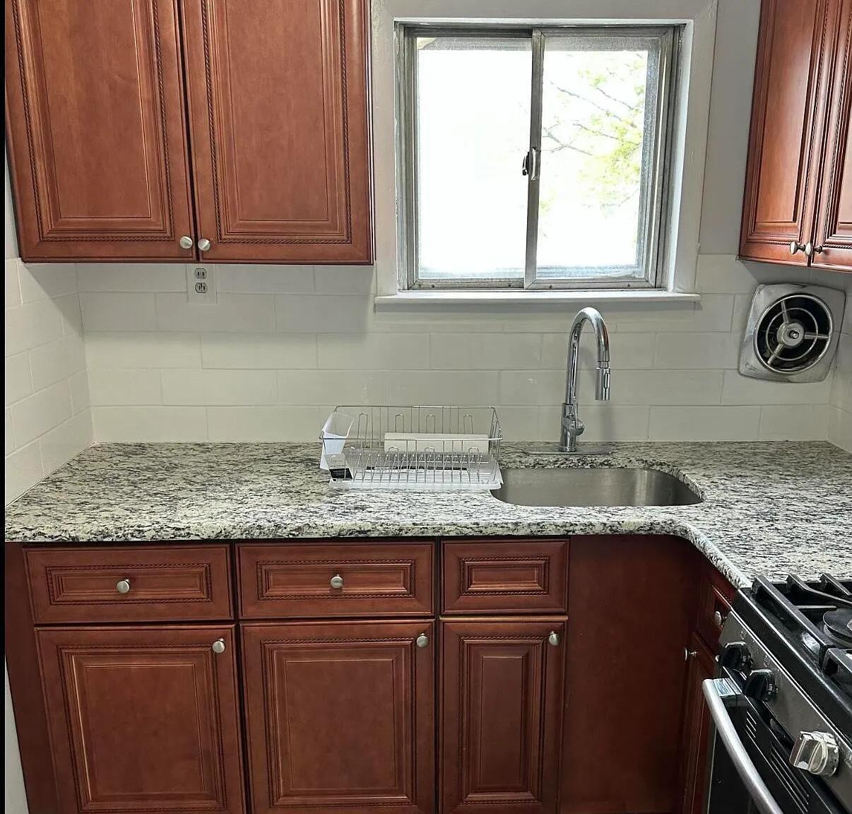 1 bed, 800 sqft, $1,600 — Photo 4