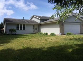 874 Night Owl Ln, Roscoe, IL 61073