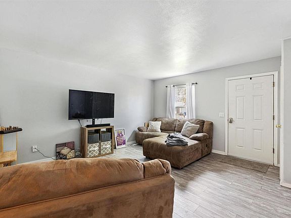 2nd image of 2946 Clanfield Dr