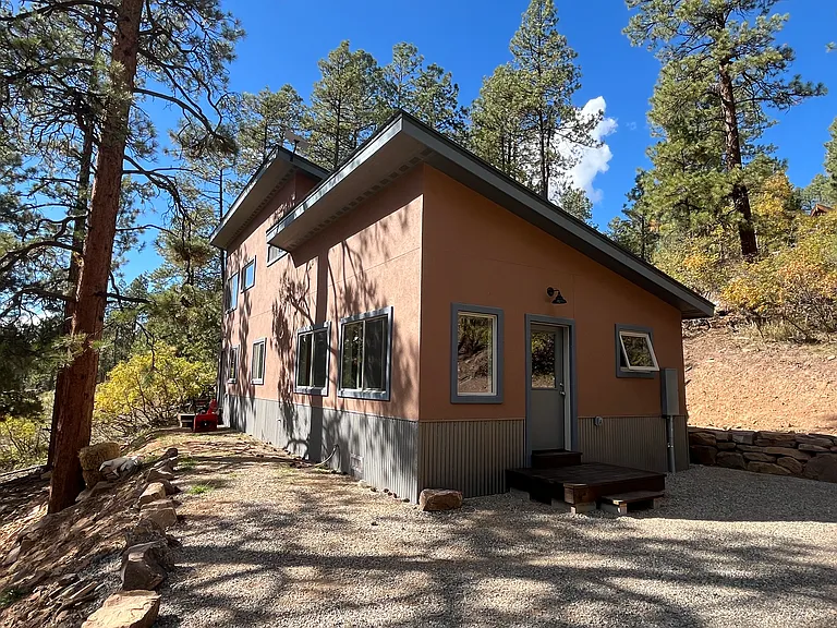 404 Antelope Dr — Photo 2