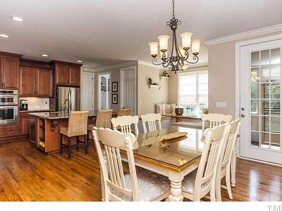 Beautiful all purpose kitchen