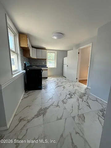 1288 Forest Ave #B — Photo 3