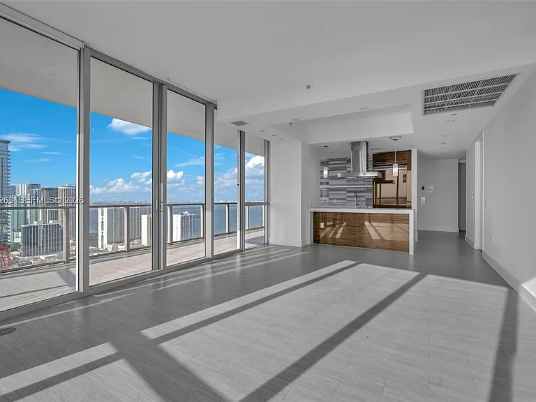 1100 Biscayne Blvd #4308 — Photo 11