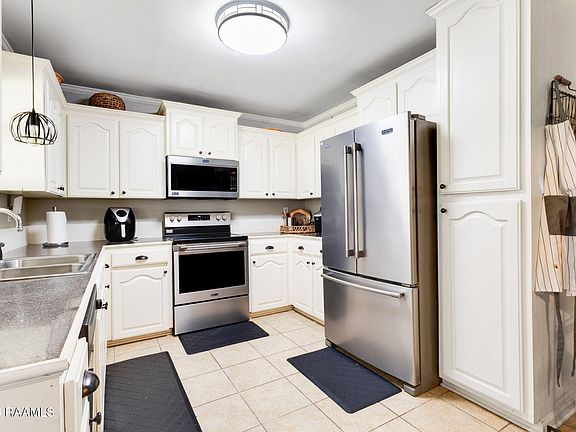 2nd image of 113 Country Living Dr