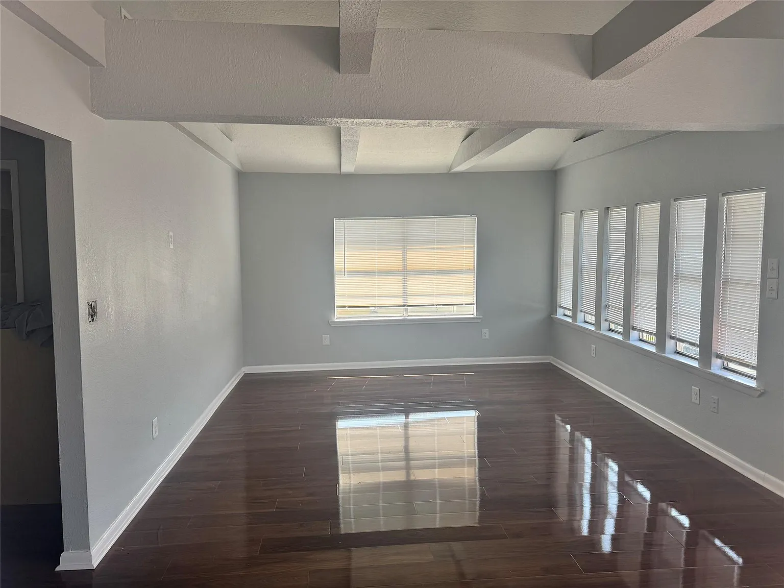 2 bed, 1.0 bath, $1,500 — Photo 1