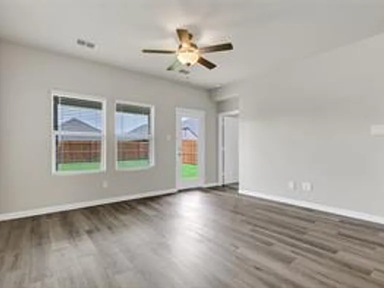 607 Willet Dr — Photo 13